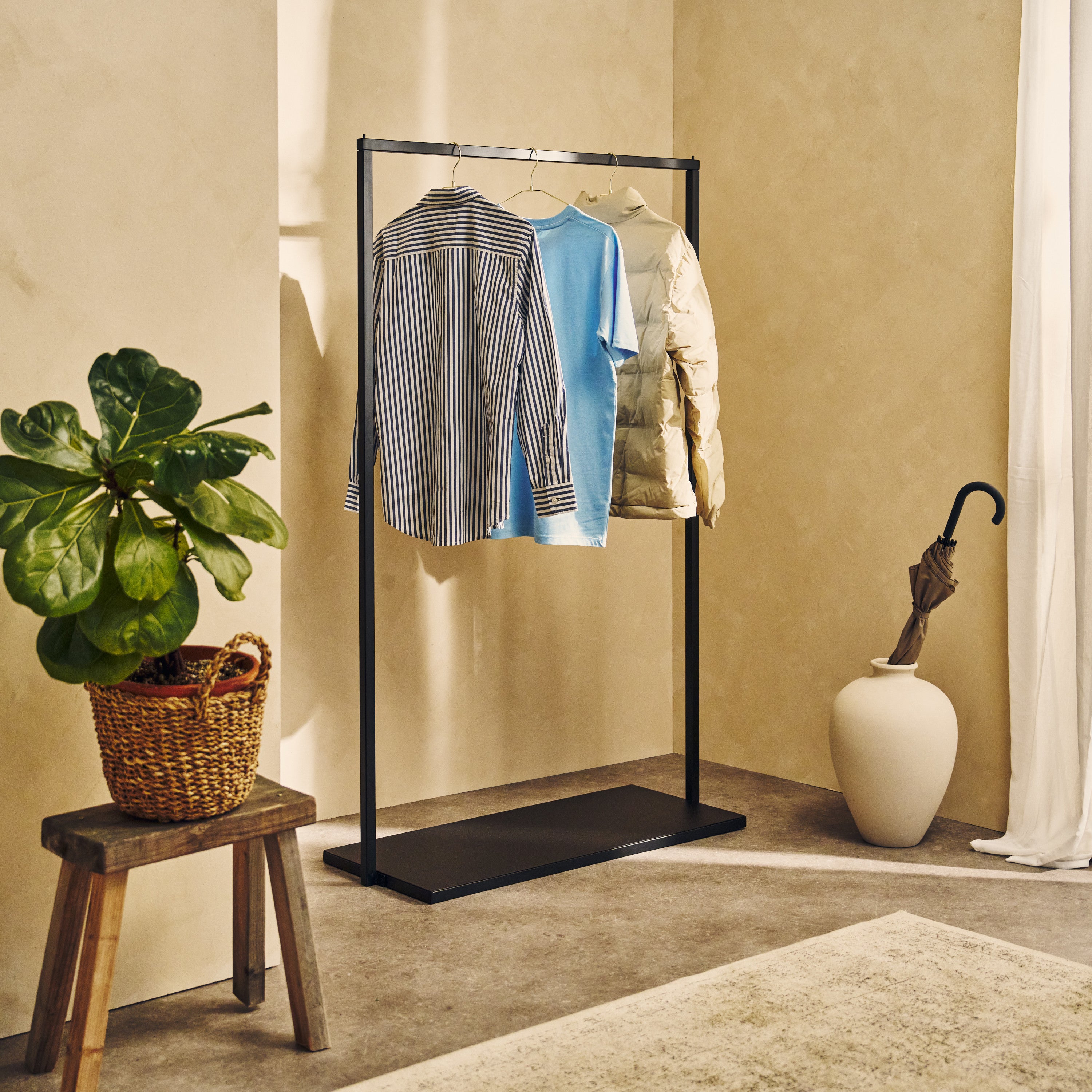 BASIS clothes rack